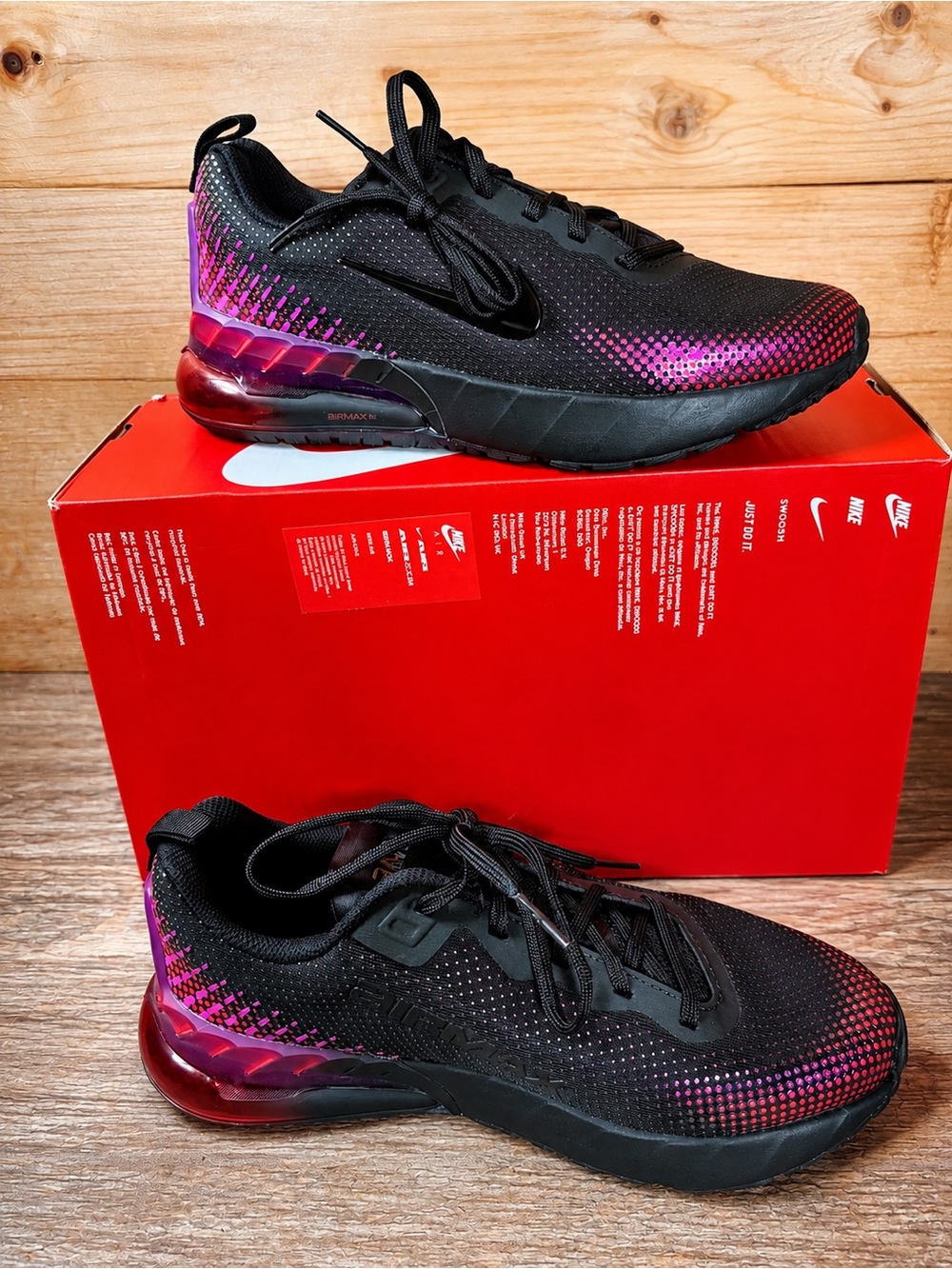 Nike air max phoenix Kids' Black & Pink Air-Cushion size 6.5Y